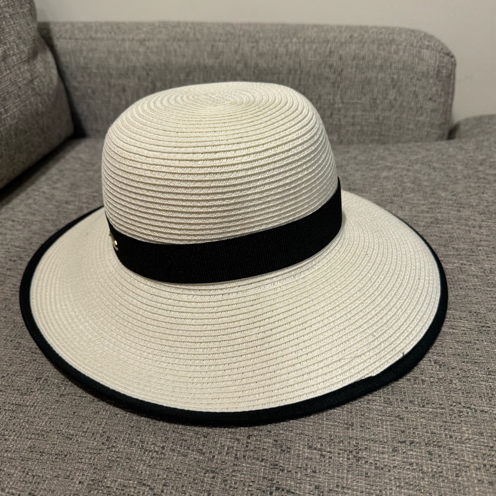 White & Black Chic Sun hat - Picture 3 of 7